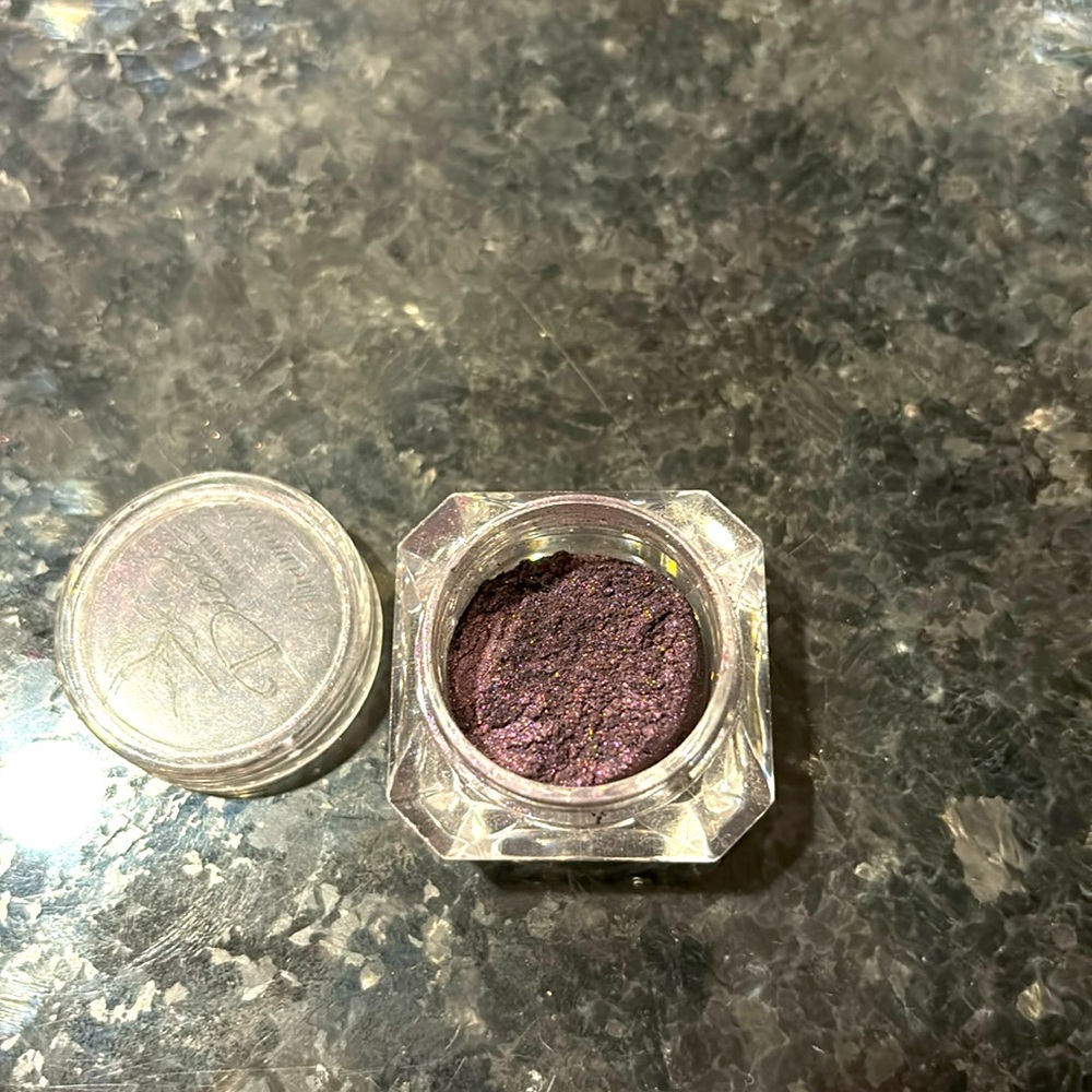 Dion eyeshadow powder #6 new!